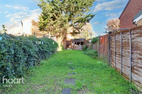 37 Badgers Close, Hayes, UB3 1LQ