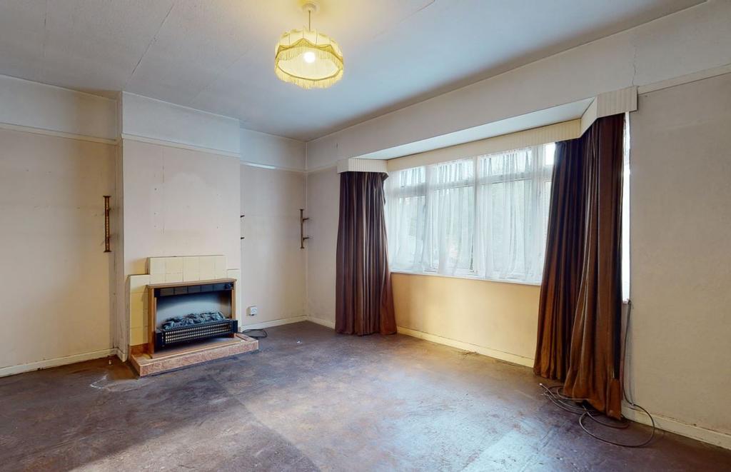 205 Fencepiece Road, Ilford, Essex... 3 bed semidetached house £375,000