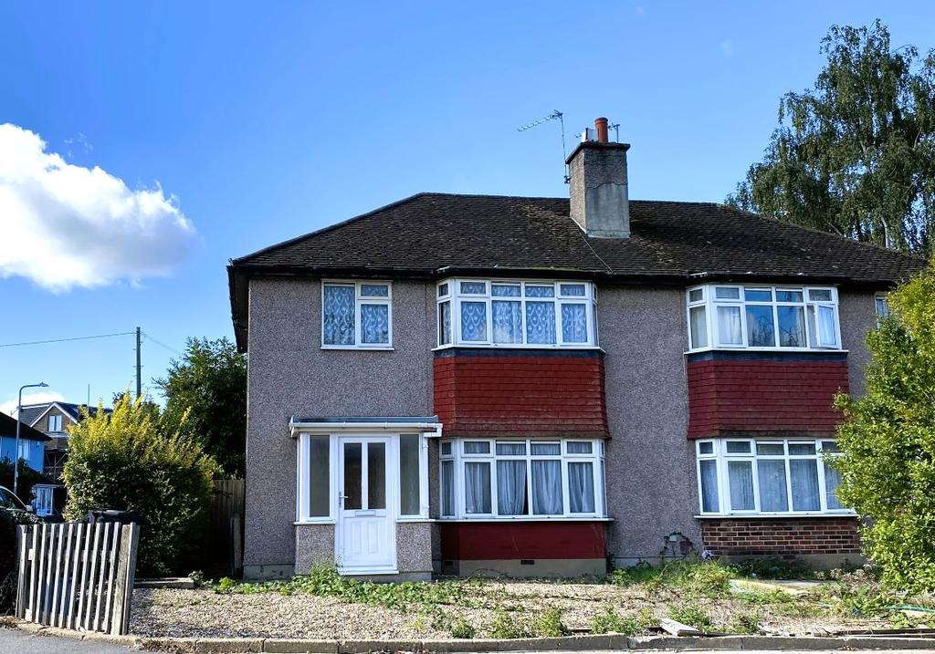 205 Fencepiece Road, Ilford, Essex... 3 bed semidetached house £375,000