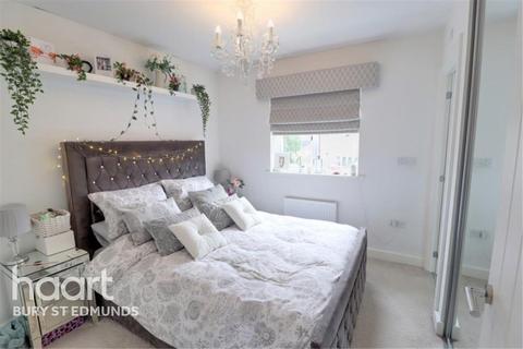 3 bedroom semi-detached house to rent - Myrtlewood Road, Bury St Edmunds