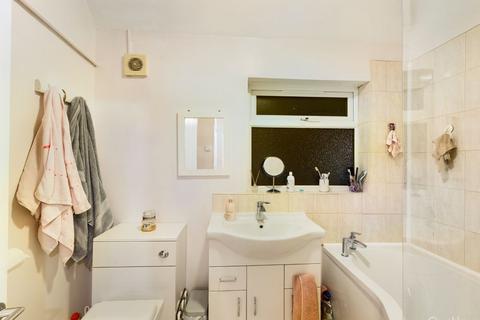 85 Broadcoombe, South Croydon, CR2 8HR
