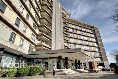 1 bedroom flat to rent, The Panorama, TN24...