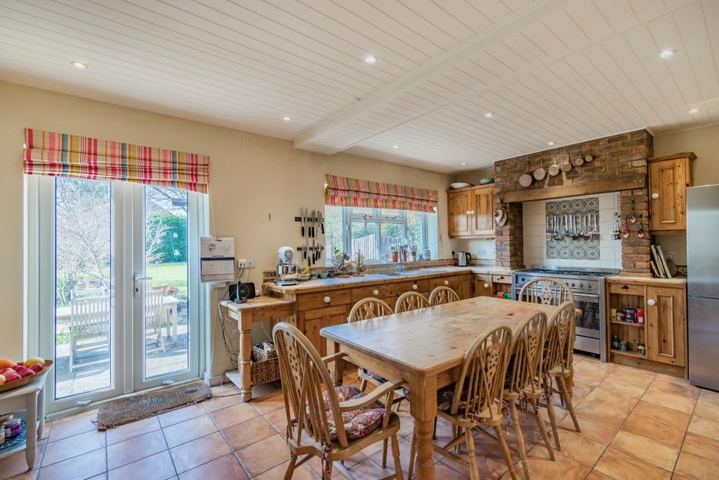 Orchard Drive, Chorleywood, WD3 4 bed detached house for sale £1,150,000