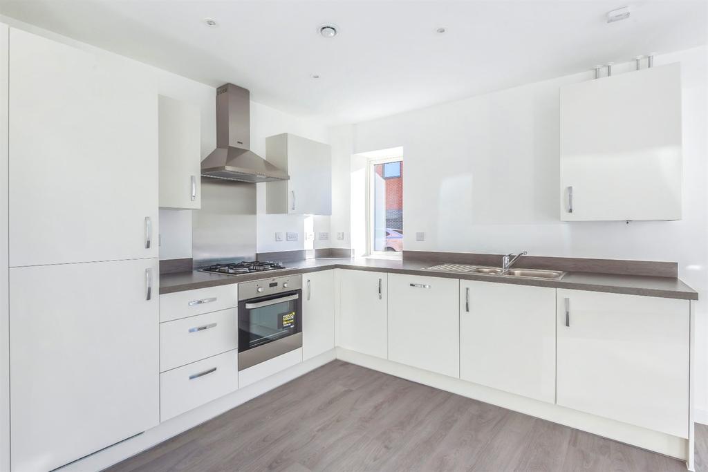 Nightingale Way, Reading, RG30 2 bed apartment - £1,400 pcm (£323 pw)