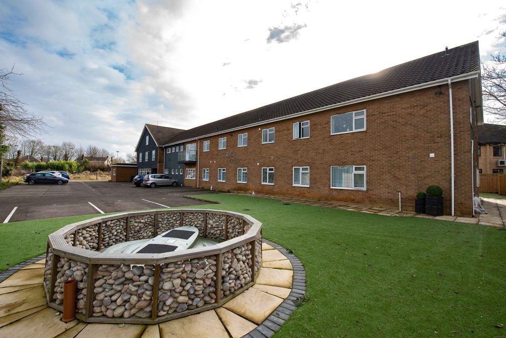 Grange Court, Grange Drive, Spalding... 1 bed flat £630 pcm (£145 pw)