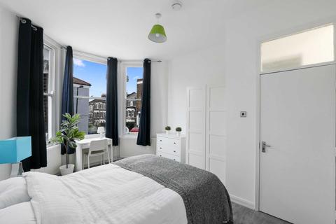 2 bedroom flat to rent - Lyndhurst Grove, Camberwell, London, SE15 5AL