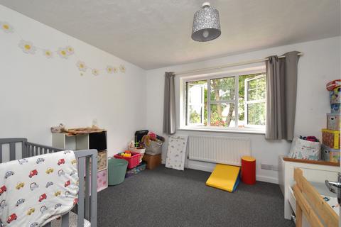 2 bedroom semi-detached house to rent, Woldham Place Bromley BR2
