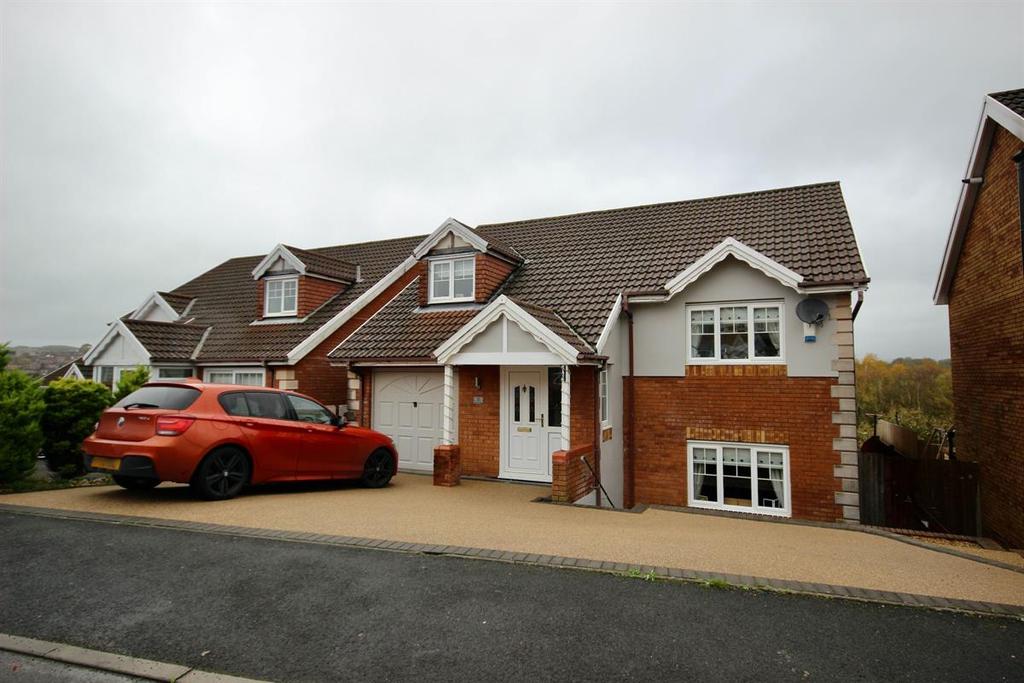 Gellideg Isaf Rise, Maesycwmmer, Hengoed 4 bed detached house for sale
