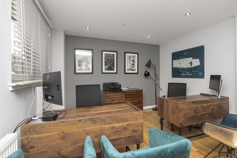 2 bedroom ground floor flat for sale - 17 Shrubhill Walk Edinburgh  EH7 4RB