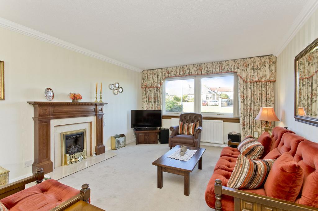 40 Eskbank Road, Bonnyrigg... 3 bed detached house £330,000