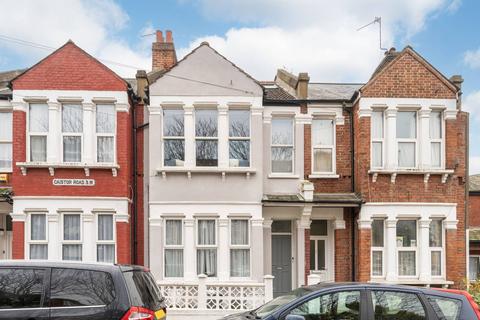 2 bedroom flat for sale - Caistor Road, Clapham South, London, SW12