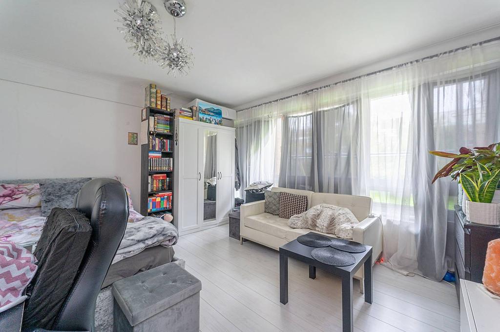 Corringway, Ealing, London, W5 2 bed flat for sale £480,000