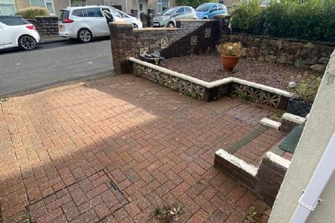 18 Gwernant, Cwmllynfell, Swansea, SA9 2FT