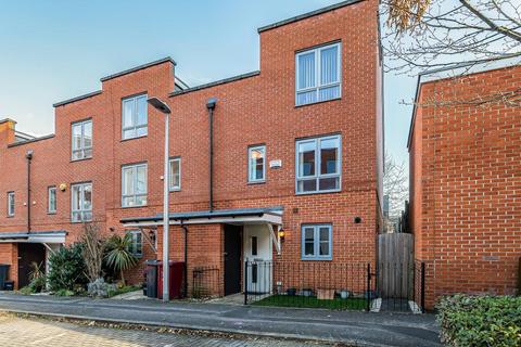 9 Battle Square, Reading, RG30 1BF