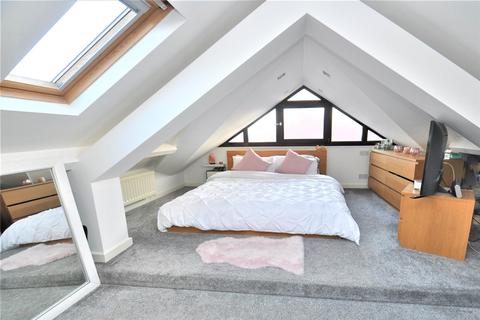 4 bedroom semi-detached house for sale - West Avenue, South Shields