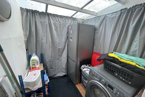 42 The Crescent, Harlington, Hayes, UB3 5NA