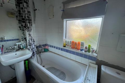 42 The Crescent, Harlington, Hayes, UB3 5NA
