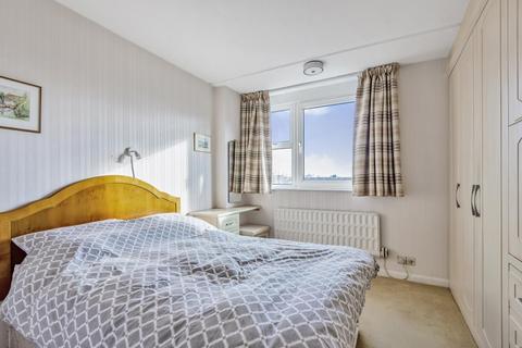 2 bedroom flat for sale - Lords View II,  St Johns Wood,  NW8