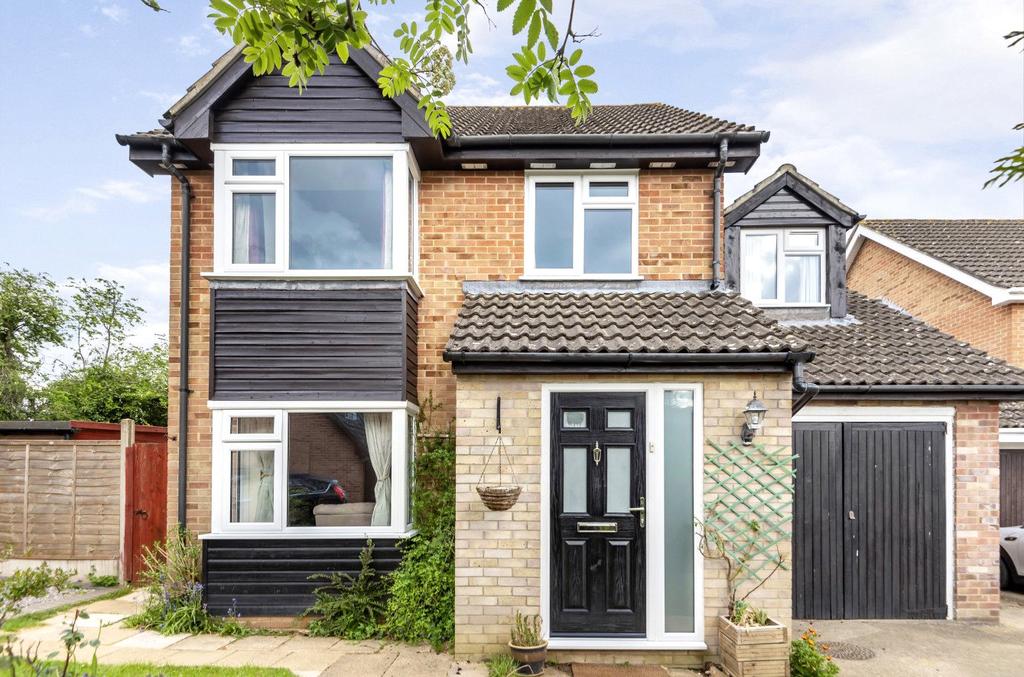 Edington Close, Waltham... 4 bed detached house £1,500 pcm (£346 pw)