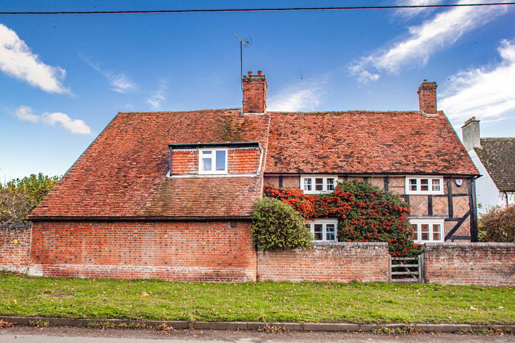 The Old Farmhouse, Long Wittenham, OX14 3 bed detached house for sale