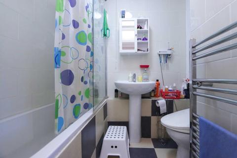 7 Nevada Close, New Malden, KT3 3QY