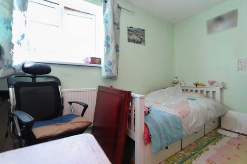 7 Nevada Close, New Malden, KT3 3QY