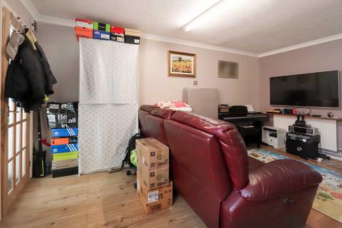 7 Nevada Close, New Malden, KT3 3QY
