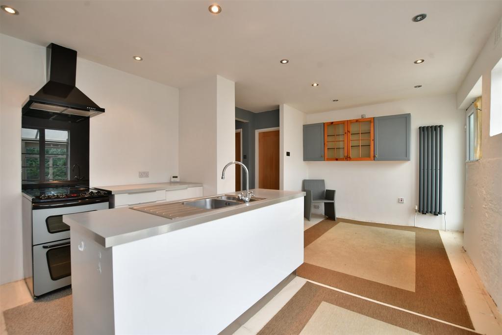 Hartley Hill, Purley, Surrey 2 bed semidetached bungalow £520,000