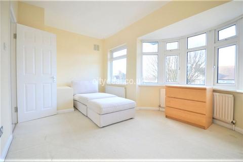 122 Westbury Avenue, Southall, UB1 2XB