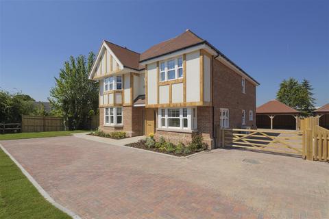 6 bedroom detached house for sale, Galloway House, Barnsole Road, Staple