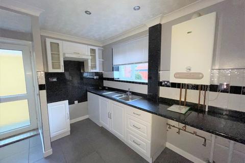 3 bedroom semi-detached house to rent, Osborne Road, Wisbech