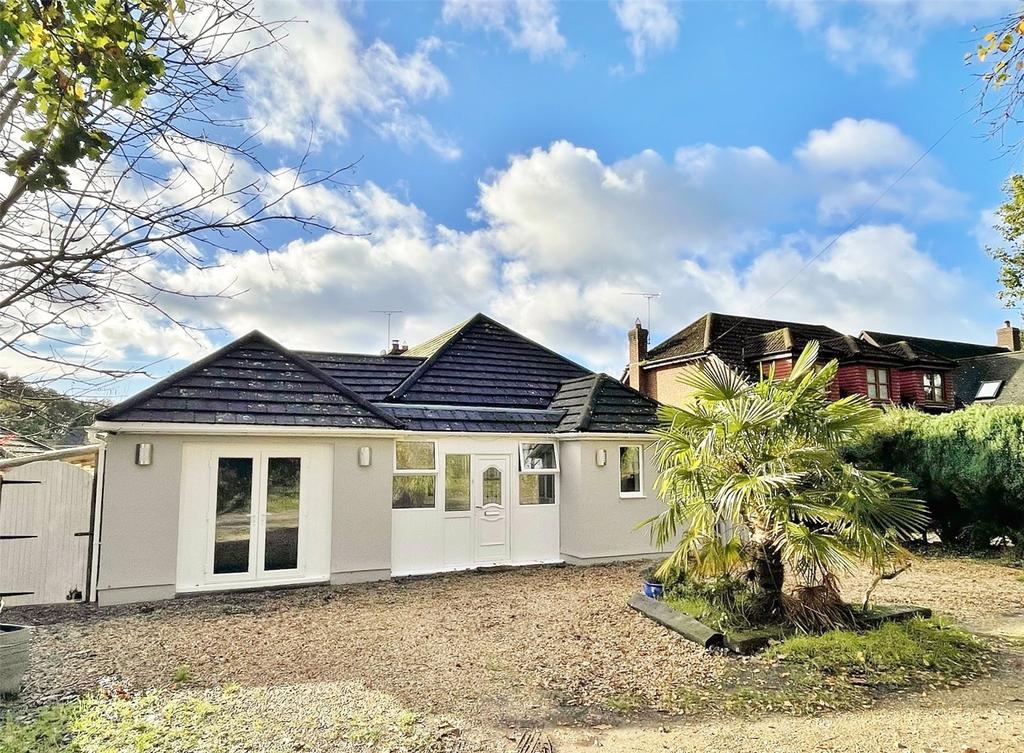 Dewlands Common, Verwood, Dorset, BH31 4 bed bungalow for sale £525,000