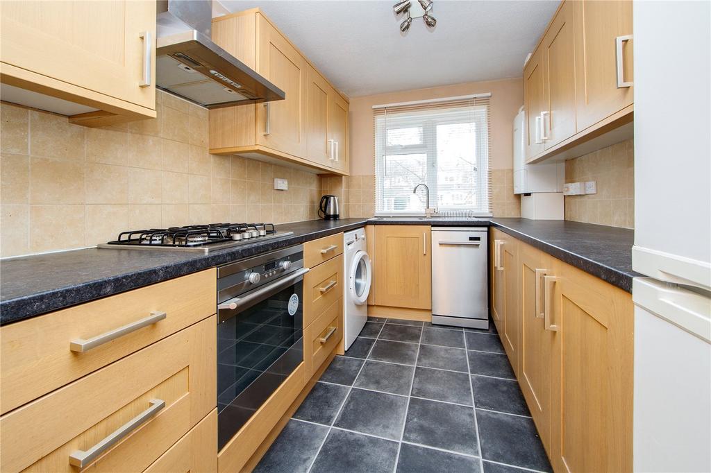 Scrubbitts Square, Radlett, Hertfordshire, WD7 1 bed apartment - £260,000