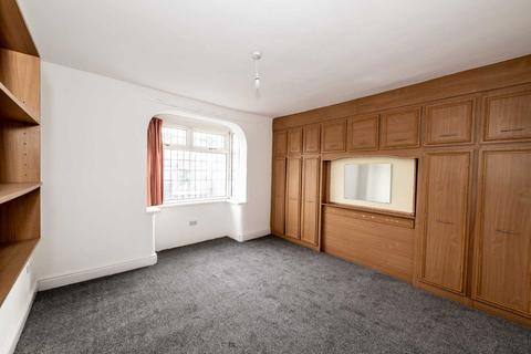 3 bedroom semi-detached house to rent - Wilton Avenue, Prestwich