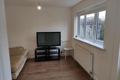 3 bedroom terraced house to rent, Blenheim Drive,  Bicester,  OX26