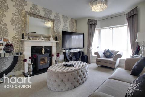 6 bedroom detached house to rent - Torrance Close, Hornchurch, RM11