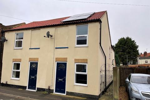 2 bedroom semi-detached house to rent, Prince Street, Wisbech