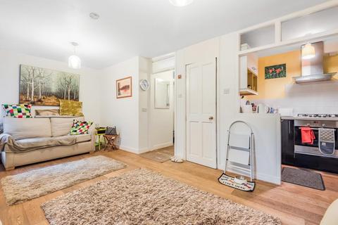 1, Winstonrose Court, 15 Sheendale Road, Richmond, TW9 2JL