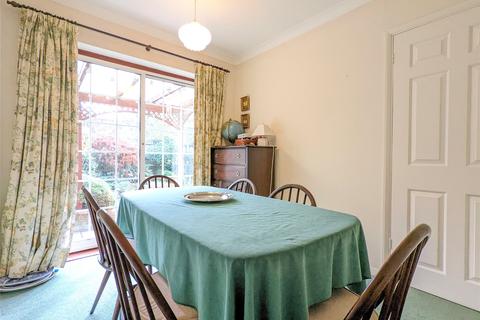 3 bedroom bungalow for sale - Maybrick Close, Sandhurst, Berkshire, GU47