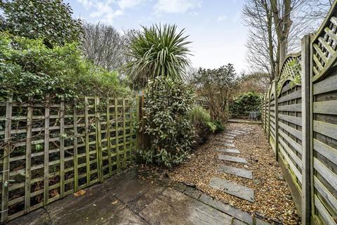 19 Petersfield Road, London, W3 8NY