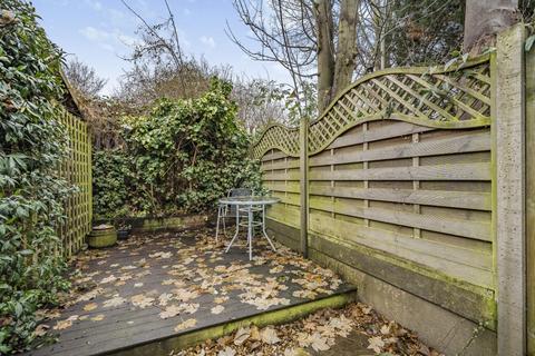 19 Petersfield Road, London, W3 8NY