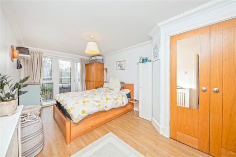 2 bedroom flat for sale - Manor Road, Teddington, TW11