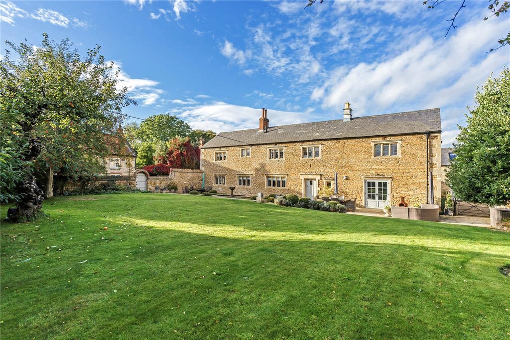 High Street, Caythorpe, Grantham, Lincolnshire, NG32 6 bed detached