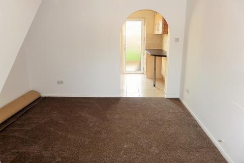 2 bedroom terraced house to rent - Colwell Gardens, Haywards Heath, RH16