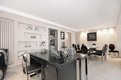 undefined, Court Close, St John's Wood Park, St John's Wood, London, NW8