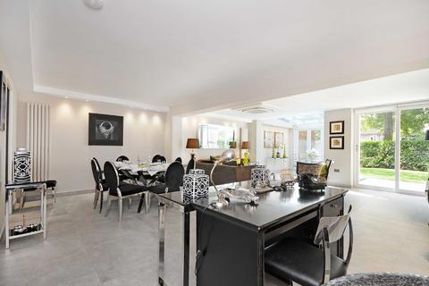 undefined, Court Close, St John's Wood Park, St John's Wood, London, NW8