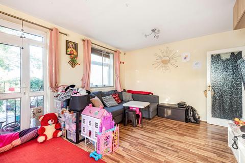 2 bedroom apartment to rent, Mount Grove, Edgware, HA8