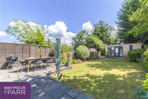 20 Senlac Road, London, SE12 9NA