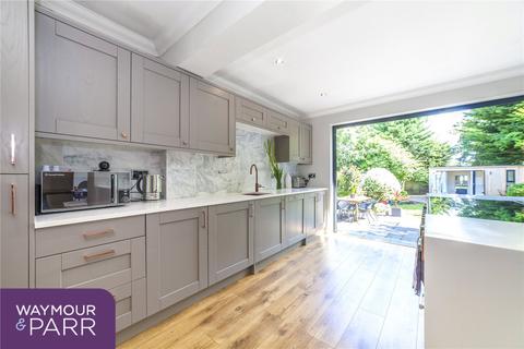 20 Senlac Road, London, SE12 9NA
