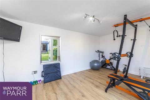20 Senlac Road, London, SE12 9NA